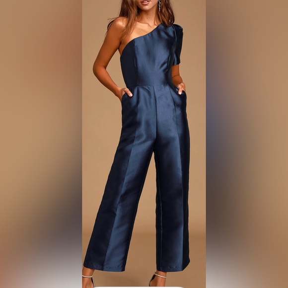 NWT LULU’s sOne-Shoulder Navy culotte Satin Jumpsuit size S - Picture 2 of 5